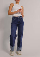 10 idei cum să purtăm pantaloni Mom fit