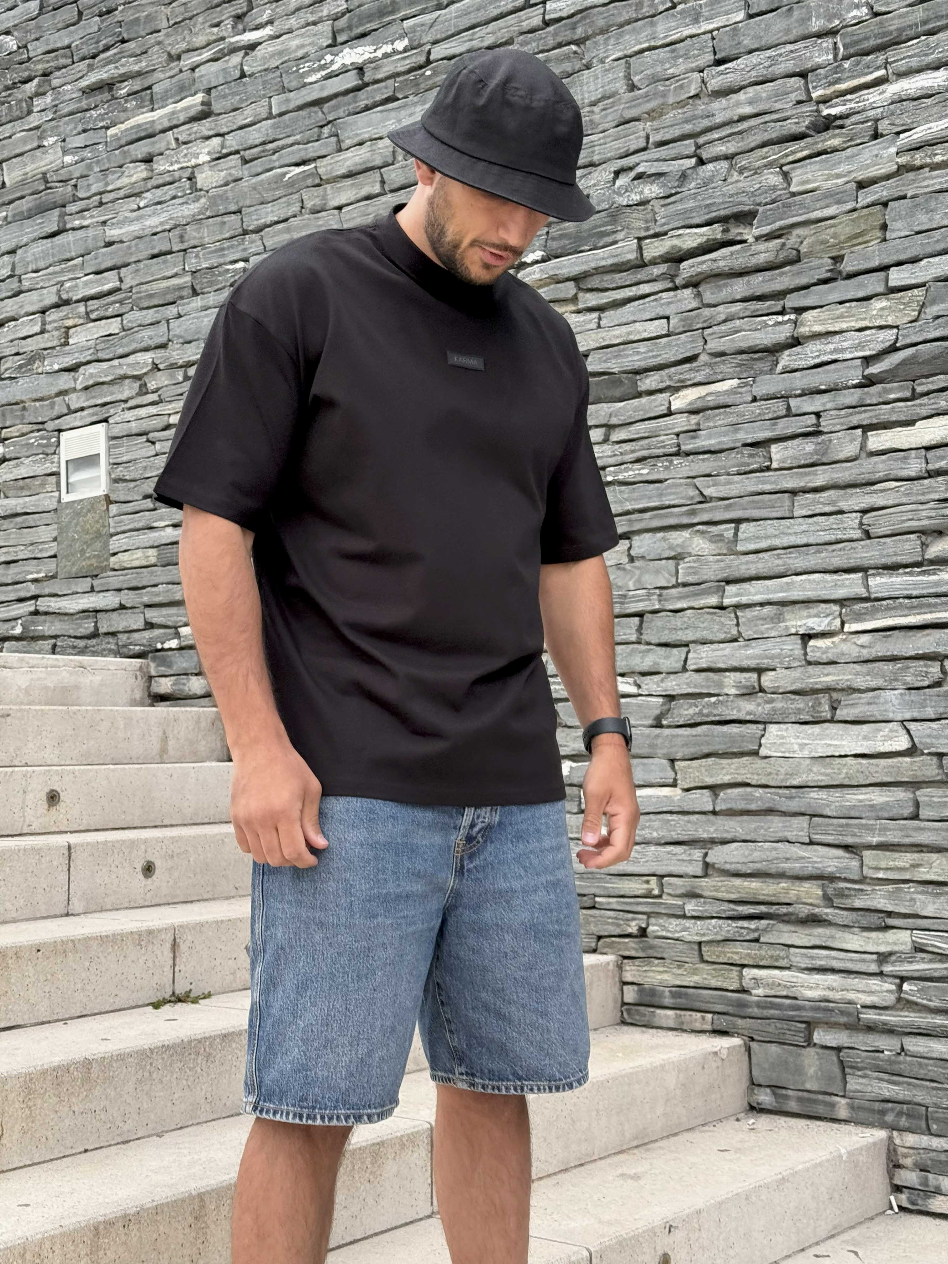 Tricou Niciodată nu a fost standard / Negru total