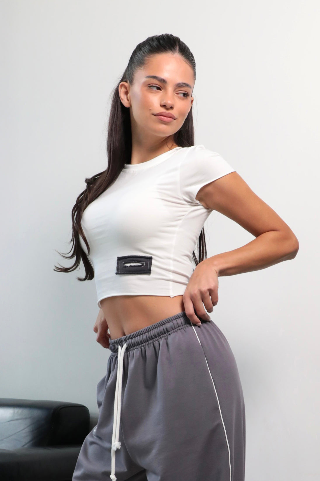 KARMA crop top / Grafit Fum