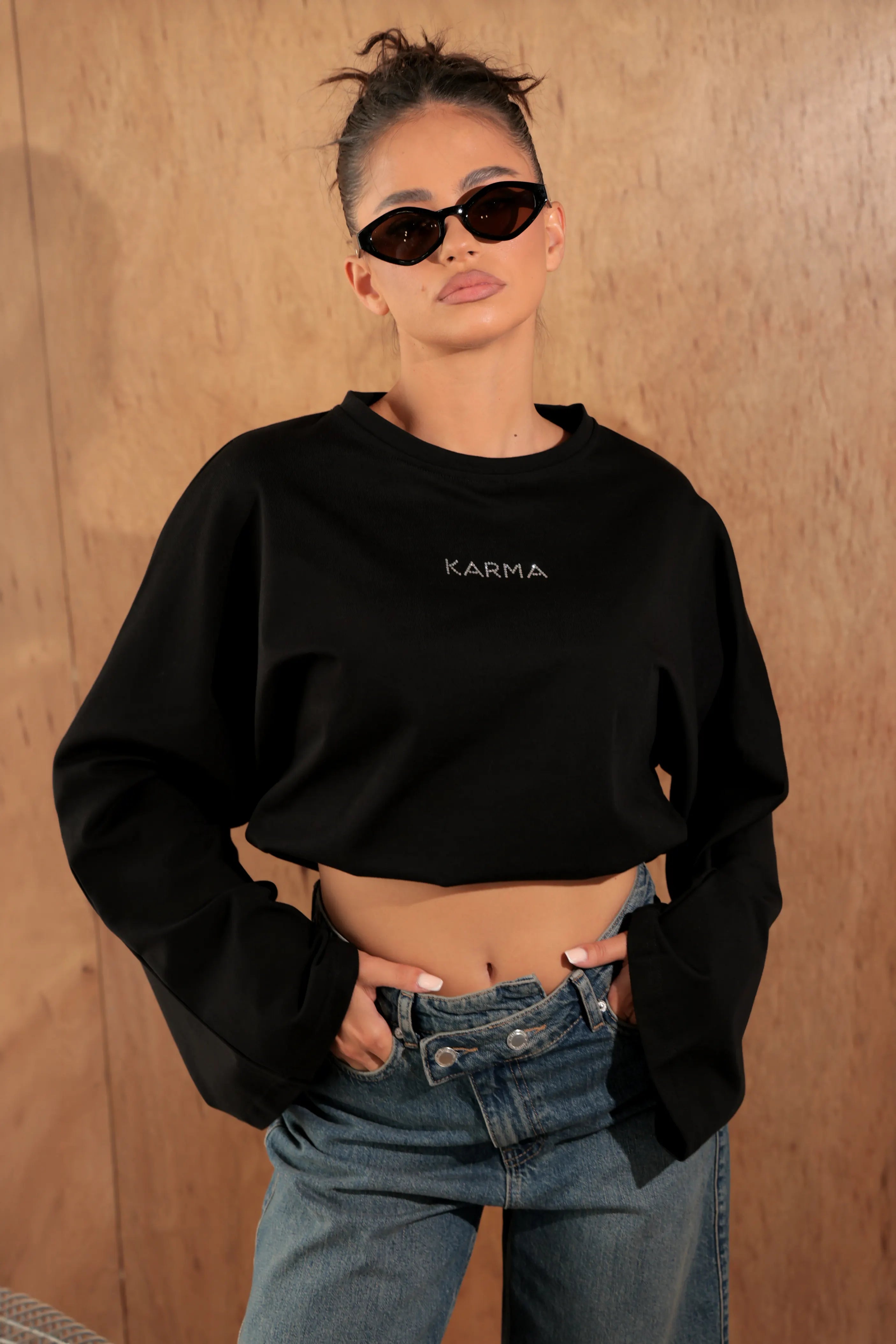 Bluza Keep me close / Black