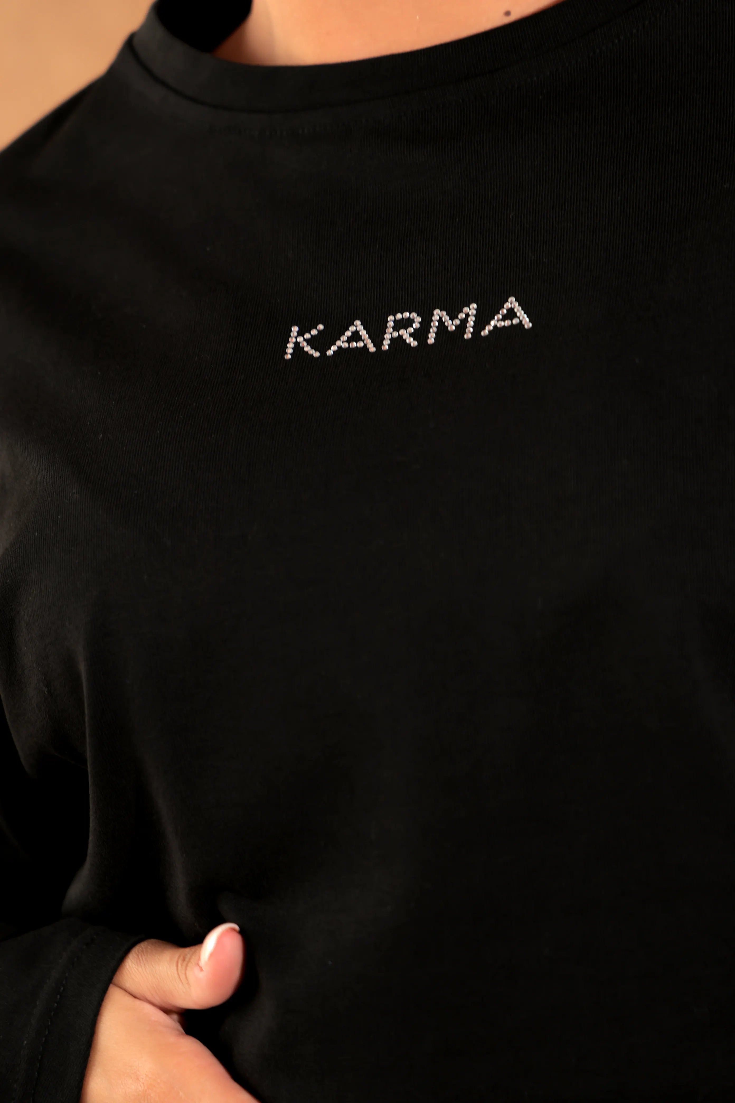 Bluza Keep me close / Black