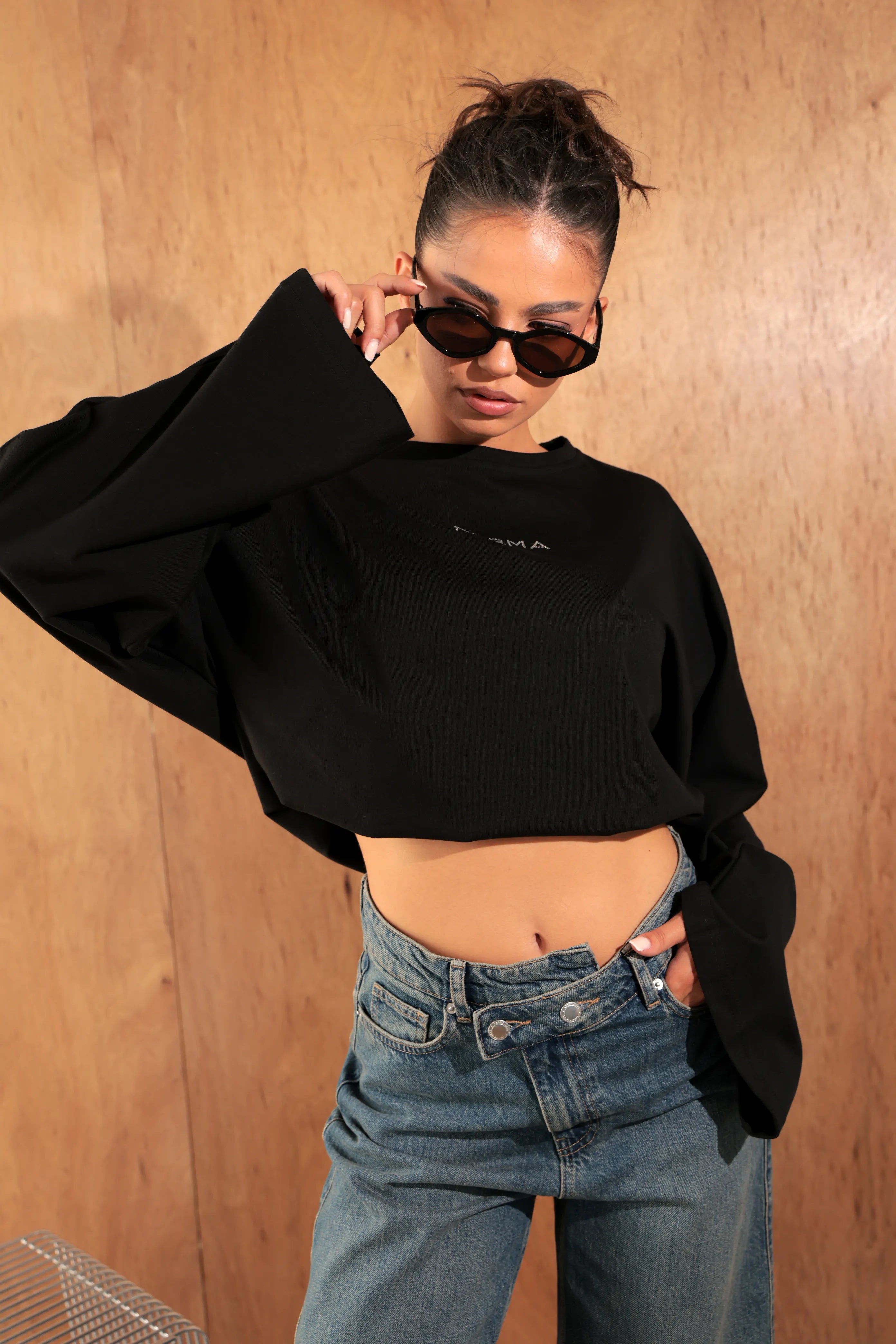 Bluza Keep me close / Black