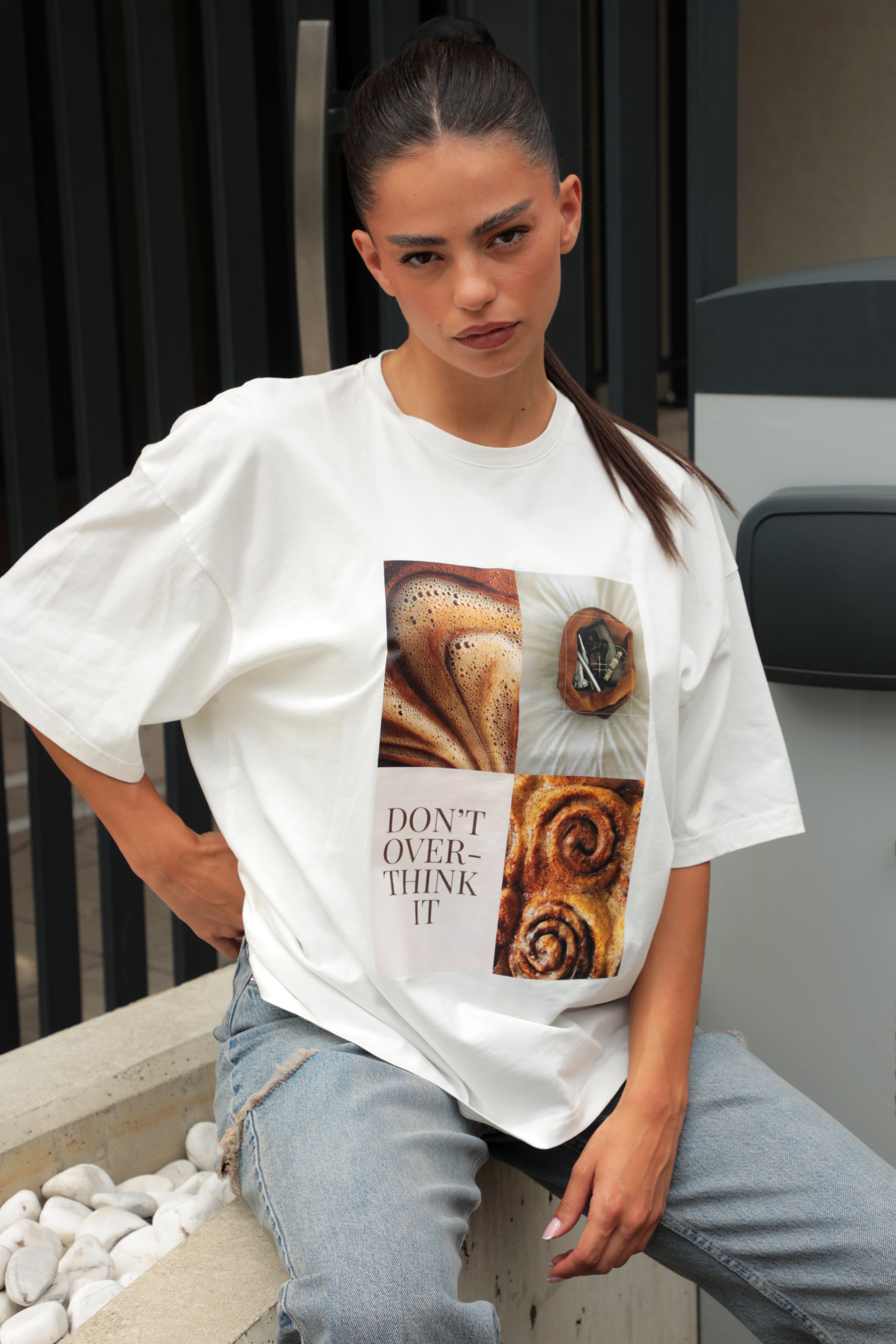Tricou PANTONE / Maro